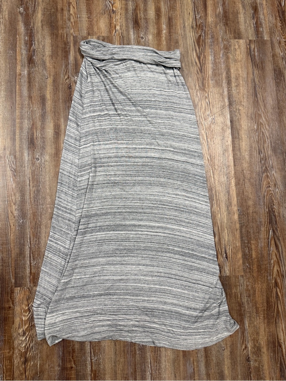 Y2K Mossimo gray horizontal striped maxi skirt in a S